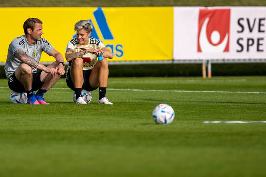 Team manager Magnus Andersson and Lina Hurtig of the