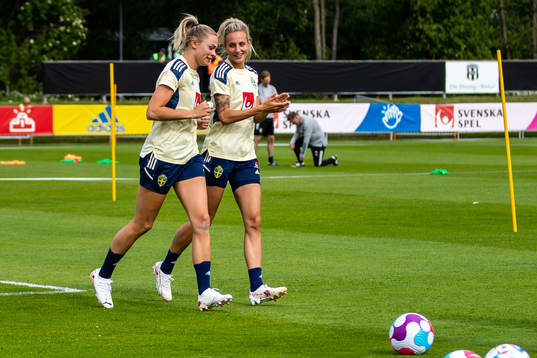 Fridolina Rolfö and Nathalie Björn of the Swedish women's