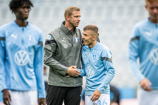 Malmö FFs fysioterapeut Alexander Nilsson och Patriot