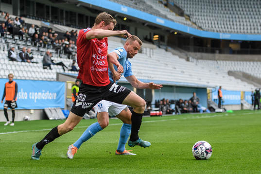 Trelleborgs Anton Tideman och Malmö FFs Eric Larsson