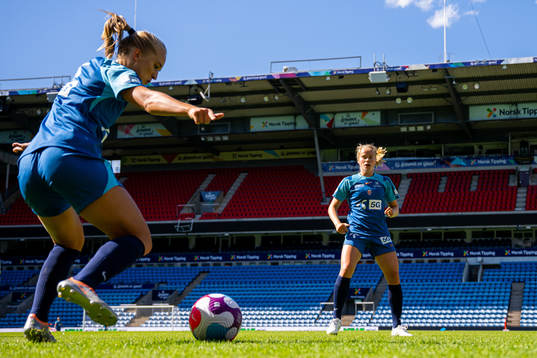 Amalie Eikeland and Julie Blakstad of the Norwegian women's