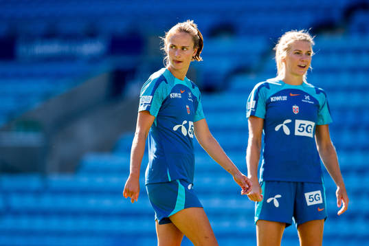 Caroline Graham Hansen and Ada Hegerberg of the Norwegian