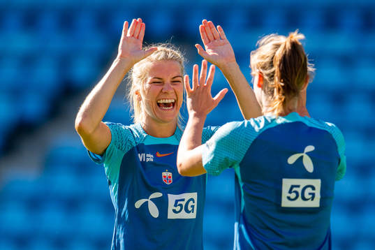 Ada Hegerberg and Caroline Graham Hansen of the Norwegian
