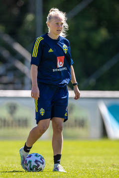 Molly Johansson