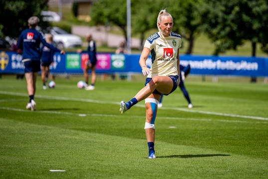 Stina Blackstenius of Sweden
