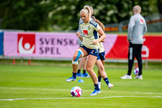 Stina Blackstenius of Sweden