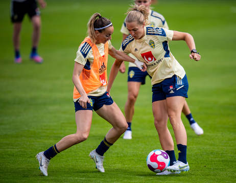 Kosovare Asllani and Magdalena Eriksson of Sweden