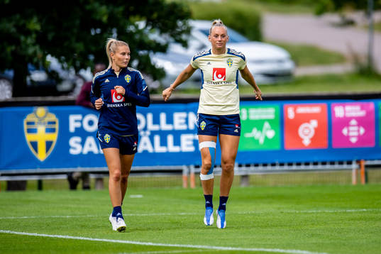 Amanda Nildén  and Stina Blackstenius