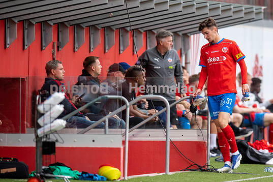 Helsingborgs Armin Gigovic lämnar planen
