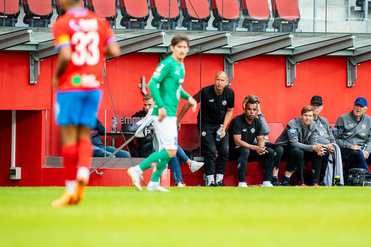 Helsingborgs tränare Mattias Lindström och tränare