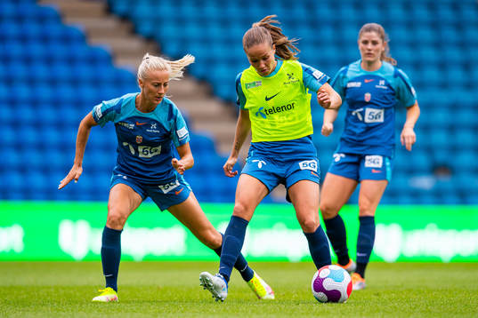 Anja Sønstevold and Guro Reiten of the Norwegian women's