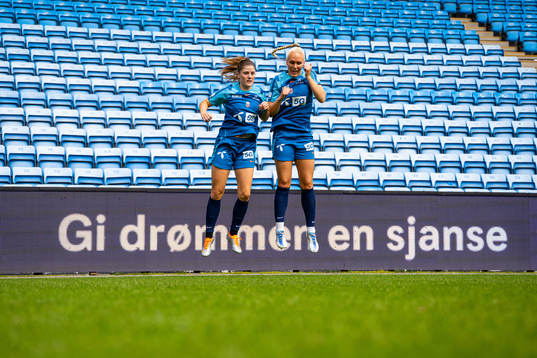 Maren Mjelde and Maria Thorisdottir of the Norwegian