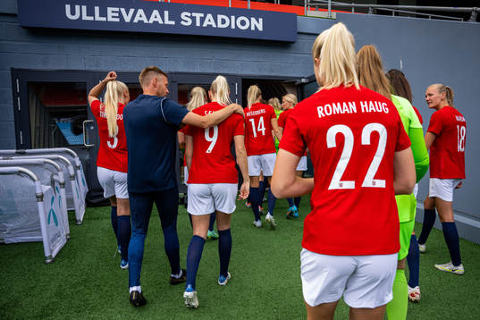 Karina Sævik, Ada Hegerberg, Sophie Román Haug, Frida