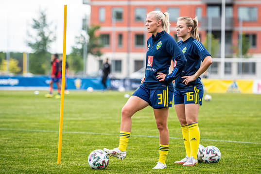 Josefine Rybrink and Beata Olsson of Sweden