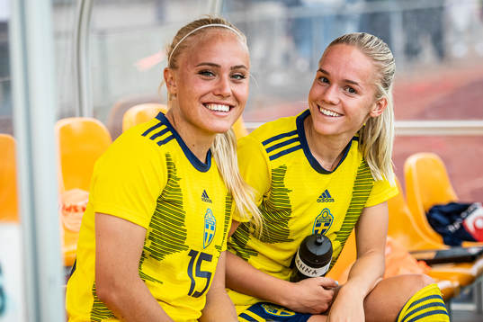 Alva Selerud and Hanna Lundkvist of Sweden