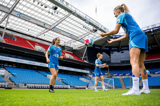Tuva Hansen and Ada Hegerberg of the Norwegian women's