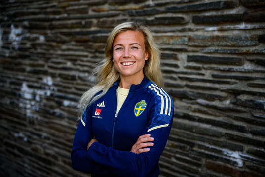 Hanna Glas poses for a portrait
