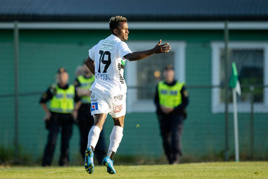 GAIS Rickard Emeka Friday jublar
