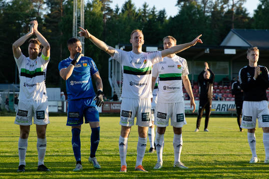 GAIS August Wängberg, målvakt Mergim Krasniqi och Viktor