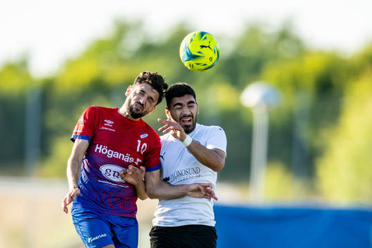 Bläddra bland fler bilder av Fotboll, Div 2, Västra Götaland, Hittarp - Höganäs