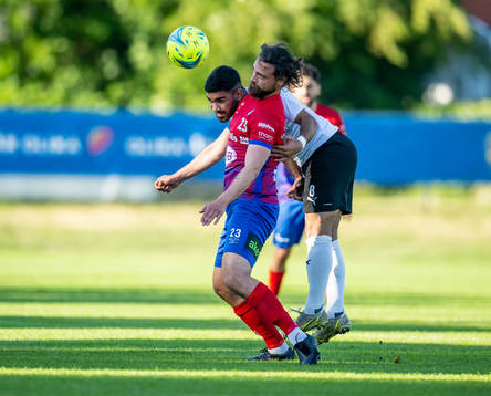 Höganäs Vuk Lugonjic och Hittarps Johan Ozmanov