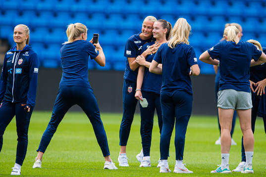 Guro Bergsvand and Elisabeth Terland of Norway