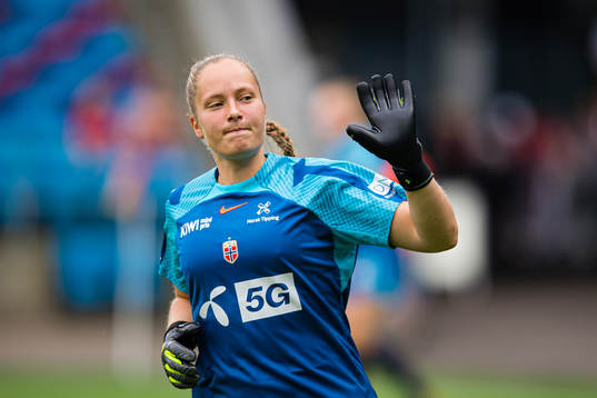 Aurora Mikalsen of Norway warms up