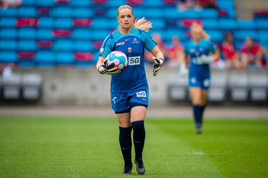 Guro Pettersen of Norway warms up