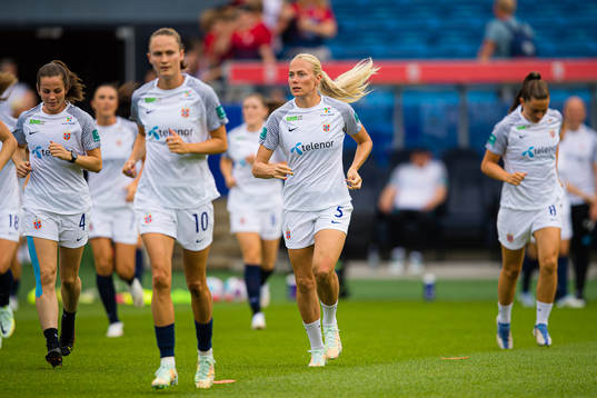 Guro Bergsvand of Norway warms up