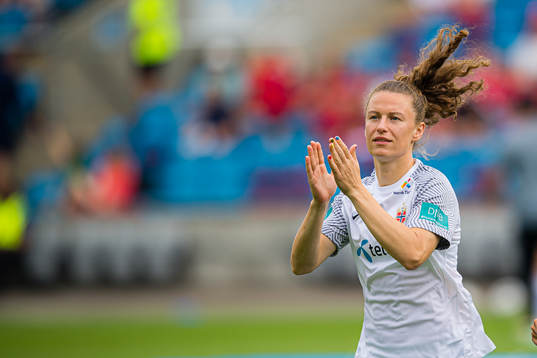 Synne Skinnes Hansen of Norway warms up
