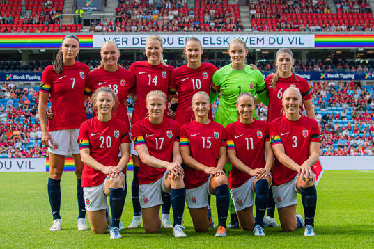 The starting eleven of Norway, from the top left; Ingrid