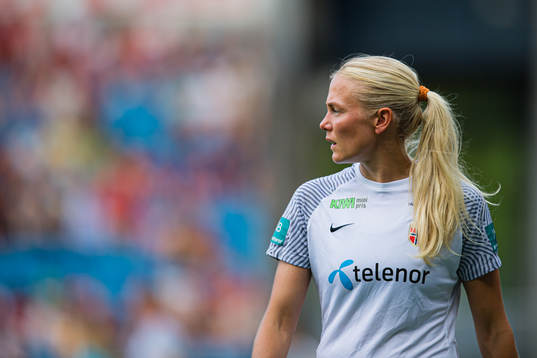Guro Bergsvand of Norway warms up