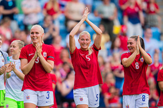 Guro Bergsvand and Vilde Bøe Risa of Norway