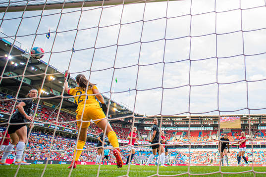 Guro Bergsvand of Norway scores the 2-0 goal
