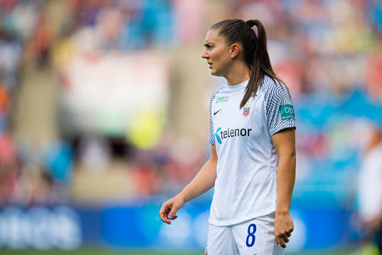 Vilde Bøe Risa of Norway warms up