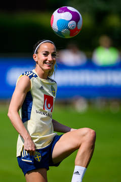 Kosovare Asllani