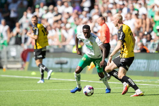 Hammarbys Bubacarr Trawally och Häckens Valgeir Fridriksson