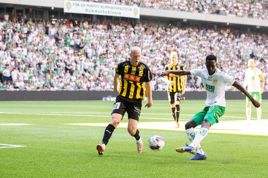 Häckens Valgeir Fridriksson och Hammarbys Bubacarr Trawally