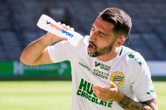Hammarbys Nahir Besara innan fotbollsmatchen i Allsvenskan