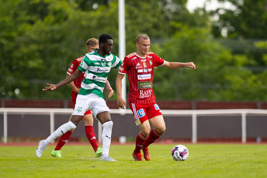 Västerås SKs Mohammed Mahammed och Skövde AIKs Filip