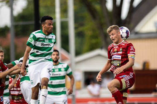 Västerås SKs Alex Douglas och Skövde AIKs Filip Schyberg