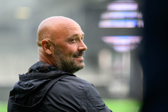 Utsiktens tränare Bosko Orovic innan fotbollsmatchen i