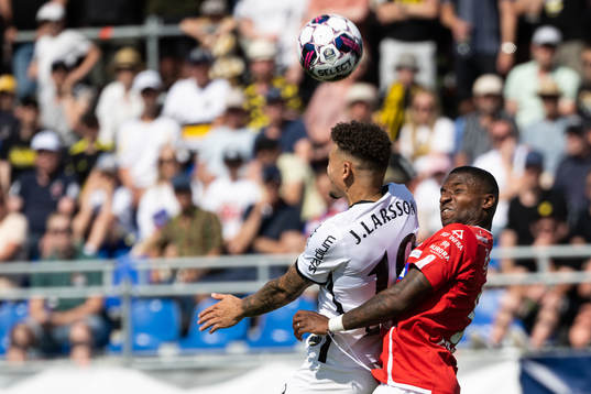 s Jordan Larsson och Degerfors Joseph-Claude Agyeman Gyau