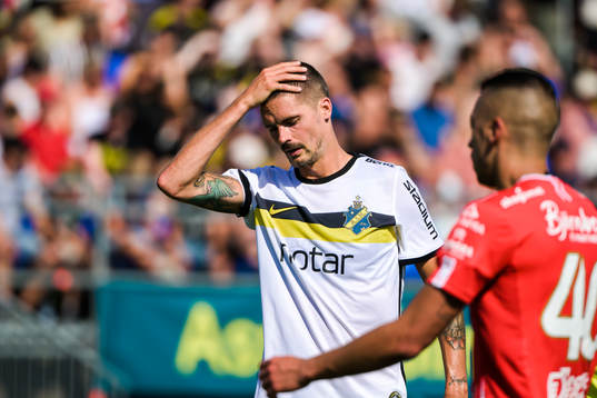s Mikael Lustig deppar