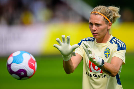 Goalkeeper Jennifer Falk