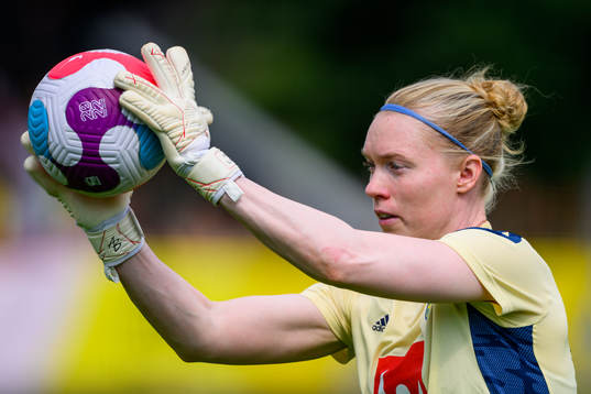 Goalkeeper Hedvig Lindahl