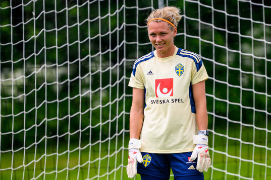 Goalkeeper Jennifer Falk