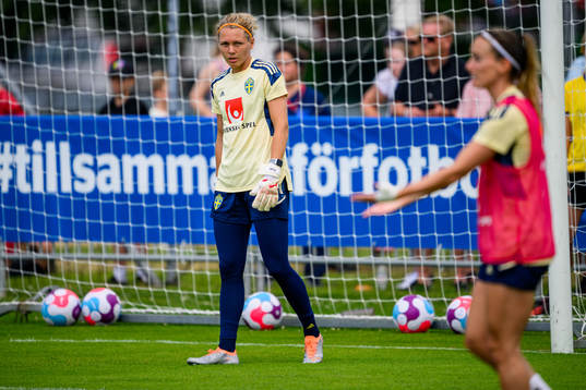 Goalkeeper Jennifer Falk