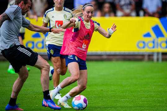 Kosovare Asllani