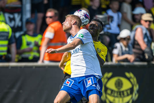 Mjällbys Chibuike Silas Nwankwo och IFK Norrköpings Filip